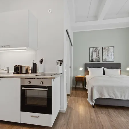 Limehome Fritz-erler Str 4*