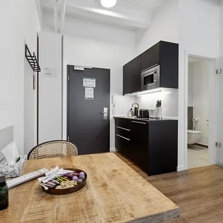 Limehome Fritz-erler Str 4*