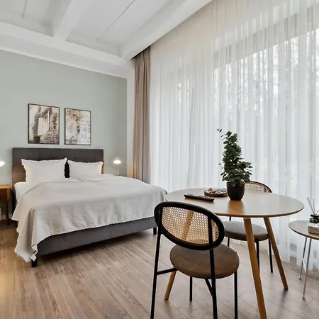 Limehome Fritz-erler Str 4*