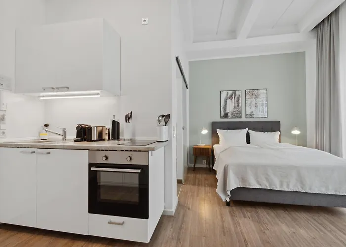 Limehome Fritz-erler Str 3*