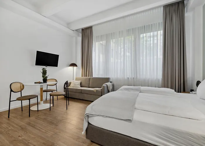 Limehome Fritz-erler Str 3*