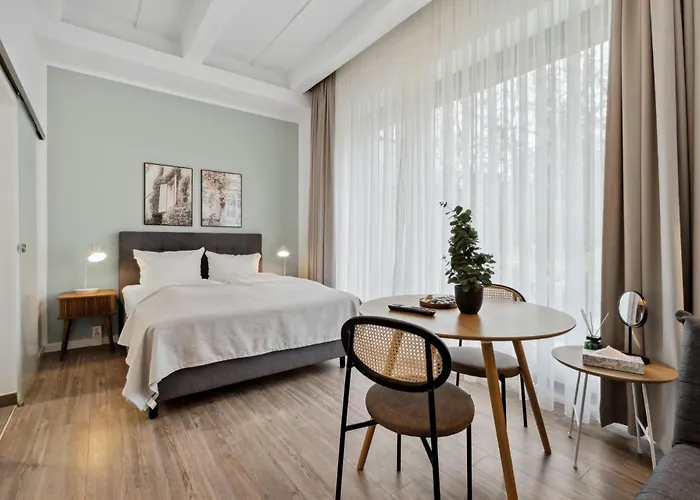 Limehome Fritz-erler Str 3*